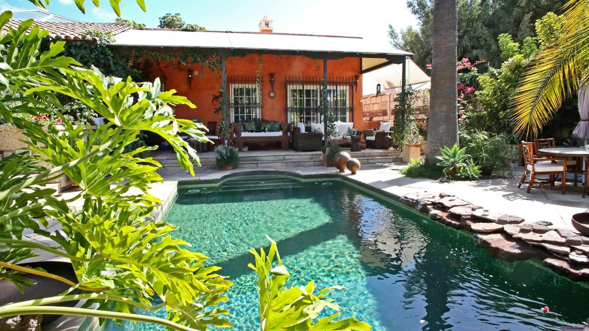 Lujosa Villa Con Piscina Privada Y Precioso Jardin Chayofa