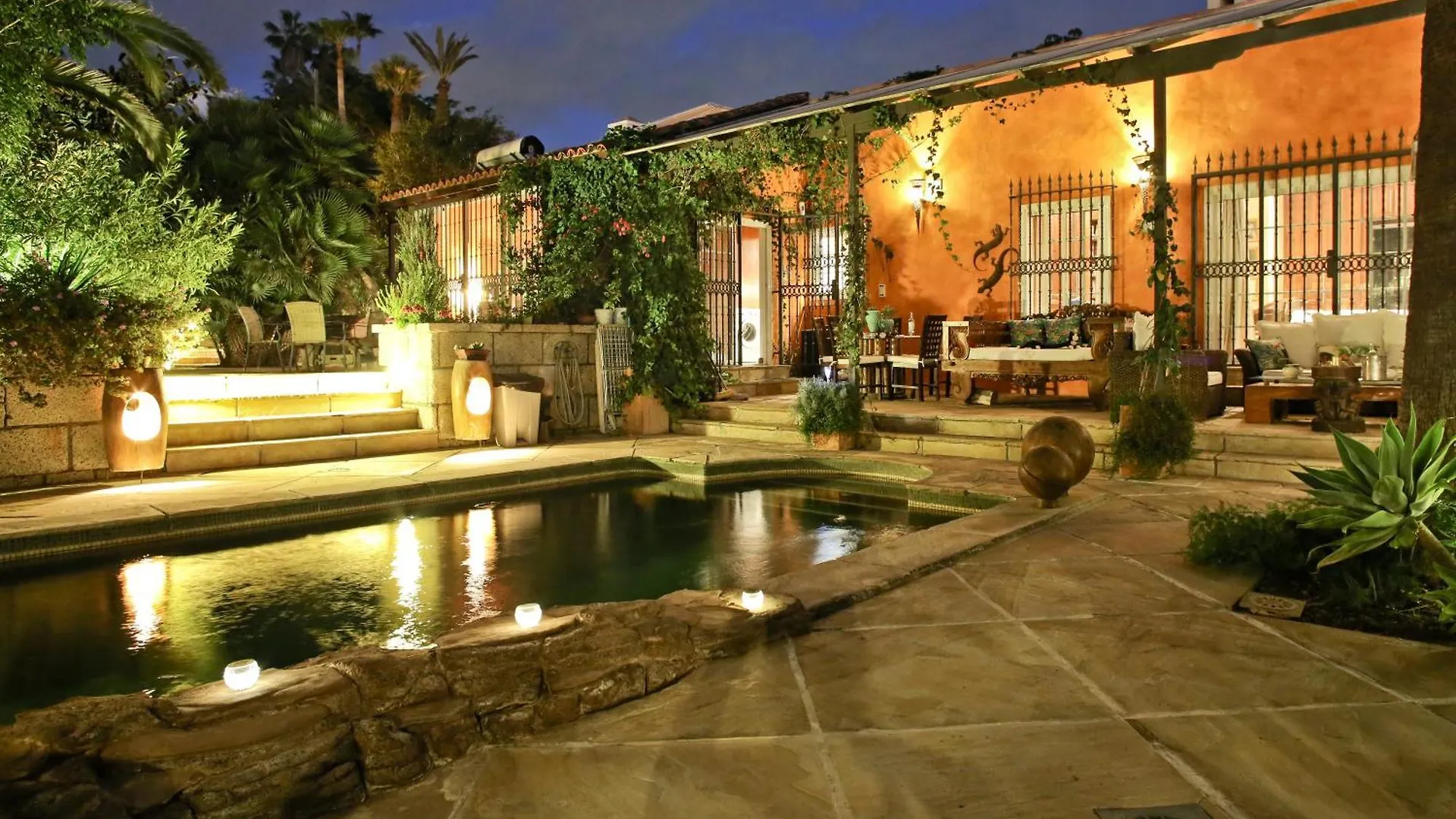 Lujosa Villa Con Piscina Privada Y Precioso Jardin Chayofa